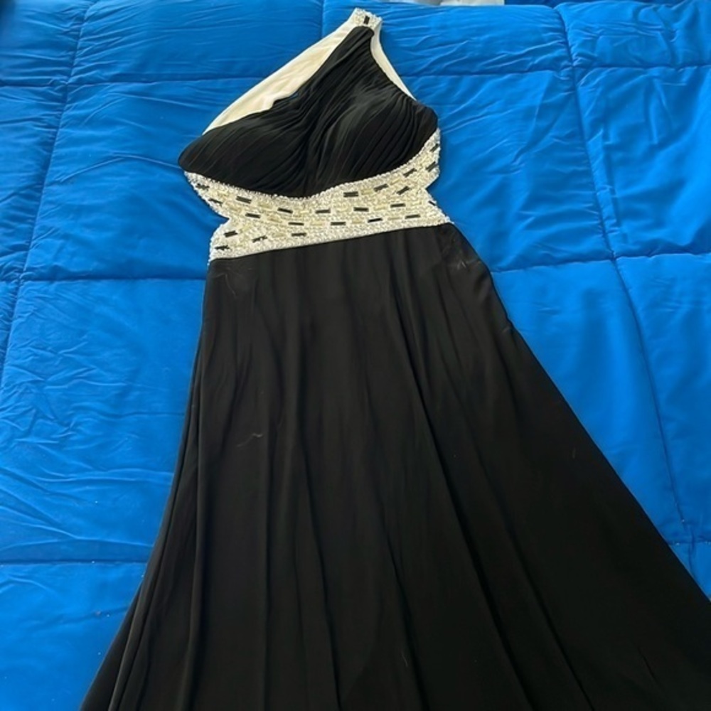 Blondie Nites one shoulder sequin black formal lined black white size 3